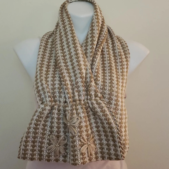 Coldwater Creek Gold & White Knit Scarf - Picture 2 of 10